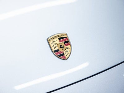 2025 Porsche Macan Electric Base