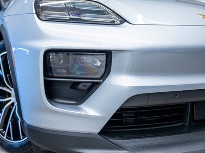 2025 Porsche Macan Electric Base
