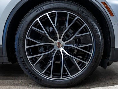 2025 Porsche Macan Electric Base