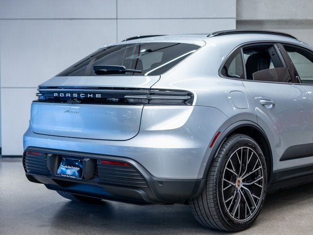 2025 Porsche Macan Electric Base