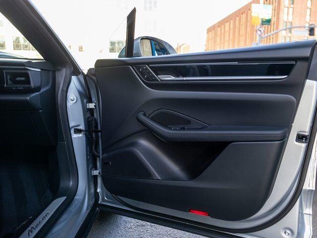 2025 Porsche Macan Electric Base