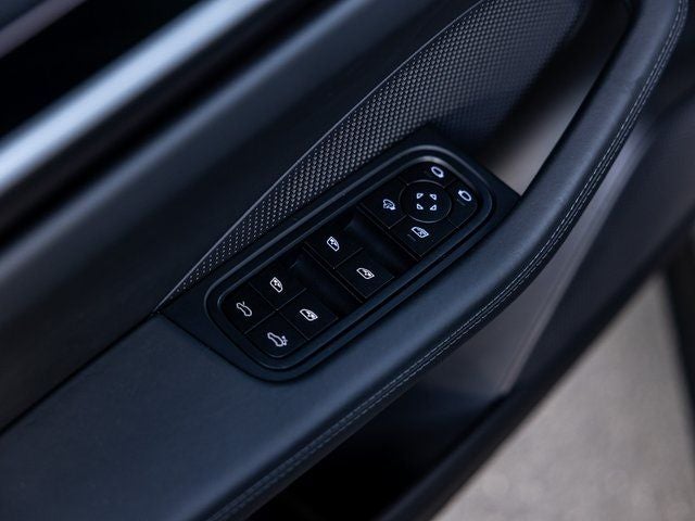 2025 Porsche Macan Electric Base