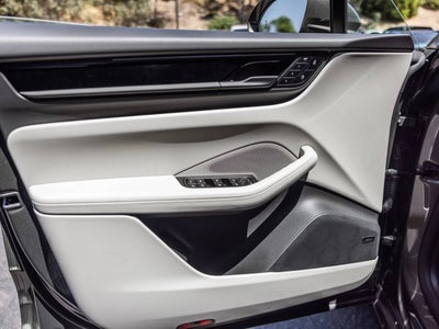 2026 Porsche Macan Macan Electric