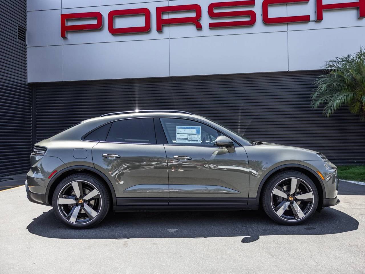 2026 Porsche Macan Macan Electric
