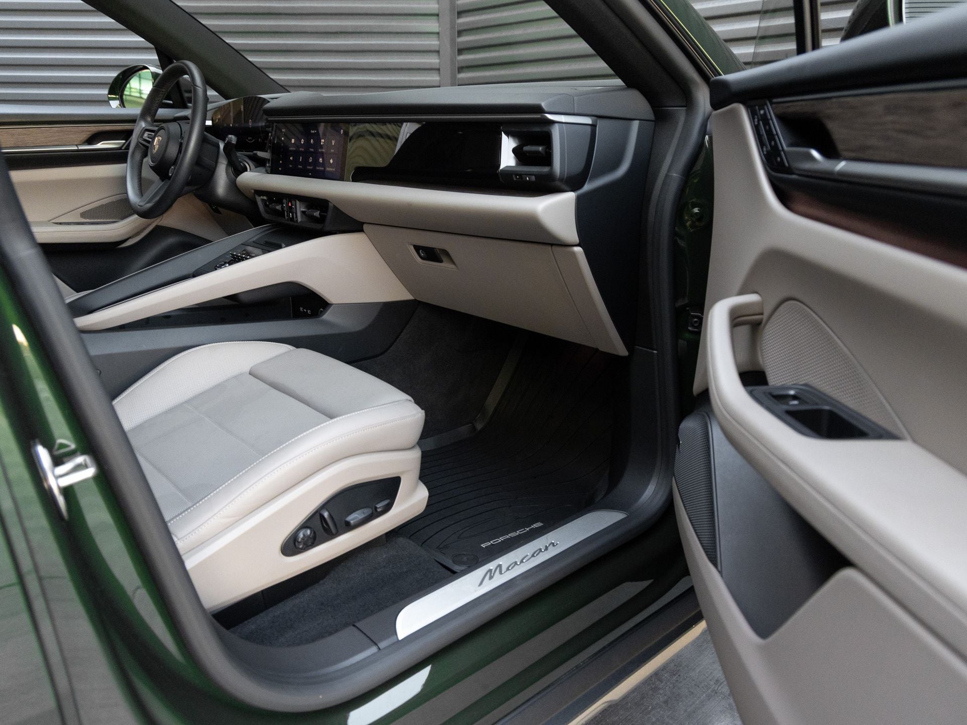 2025 Porsche Macan Macan Electric