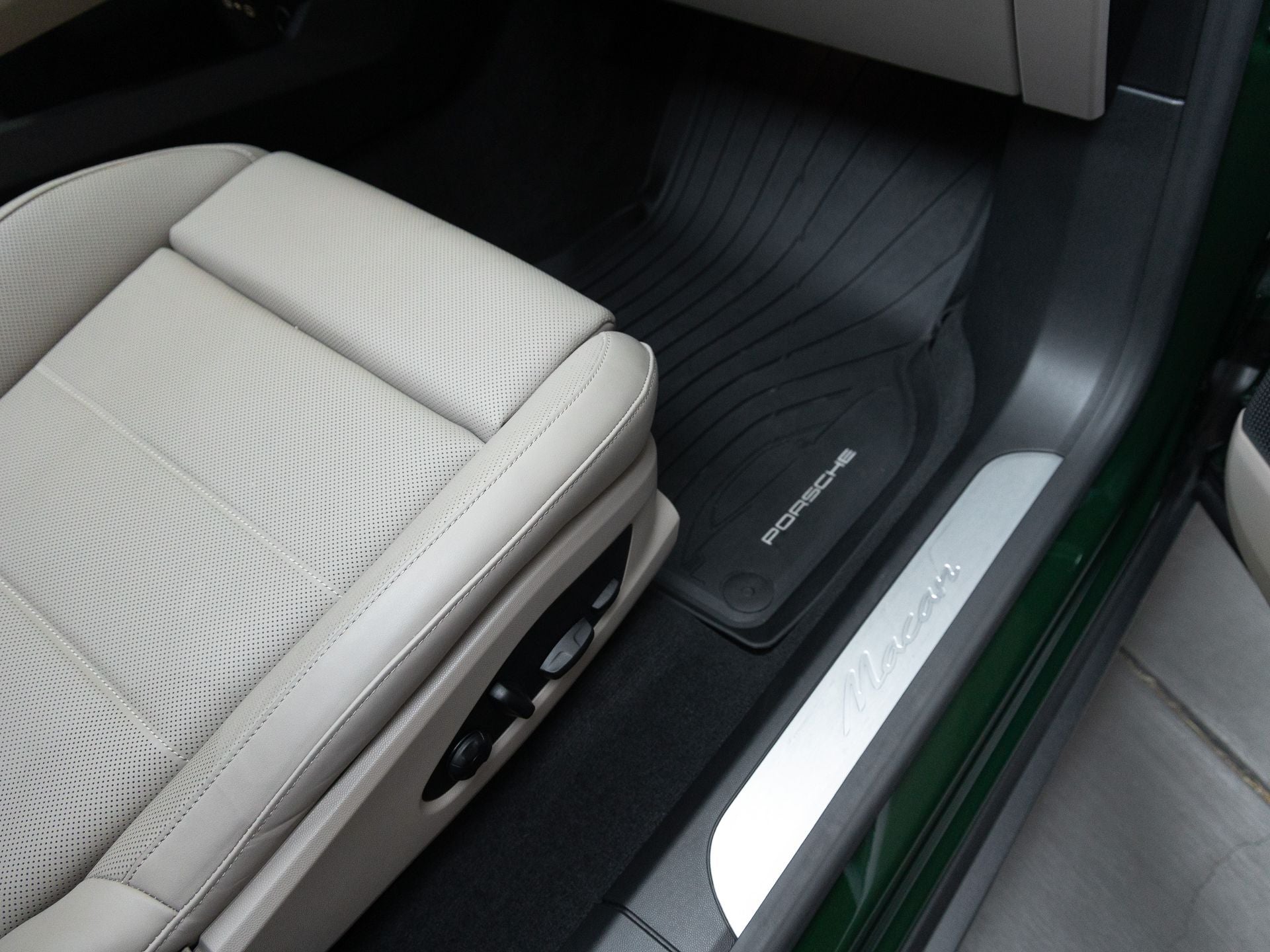 2025 Porsche Macan Macan Electric