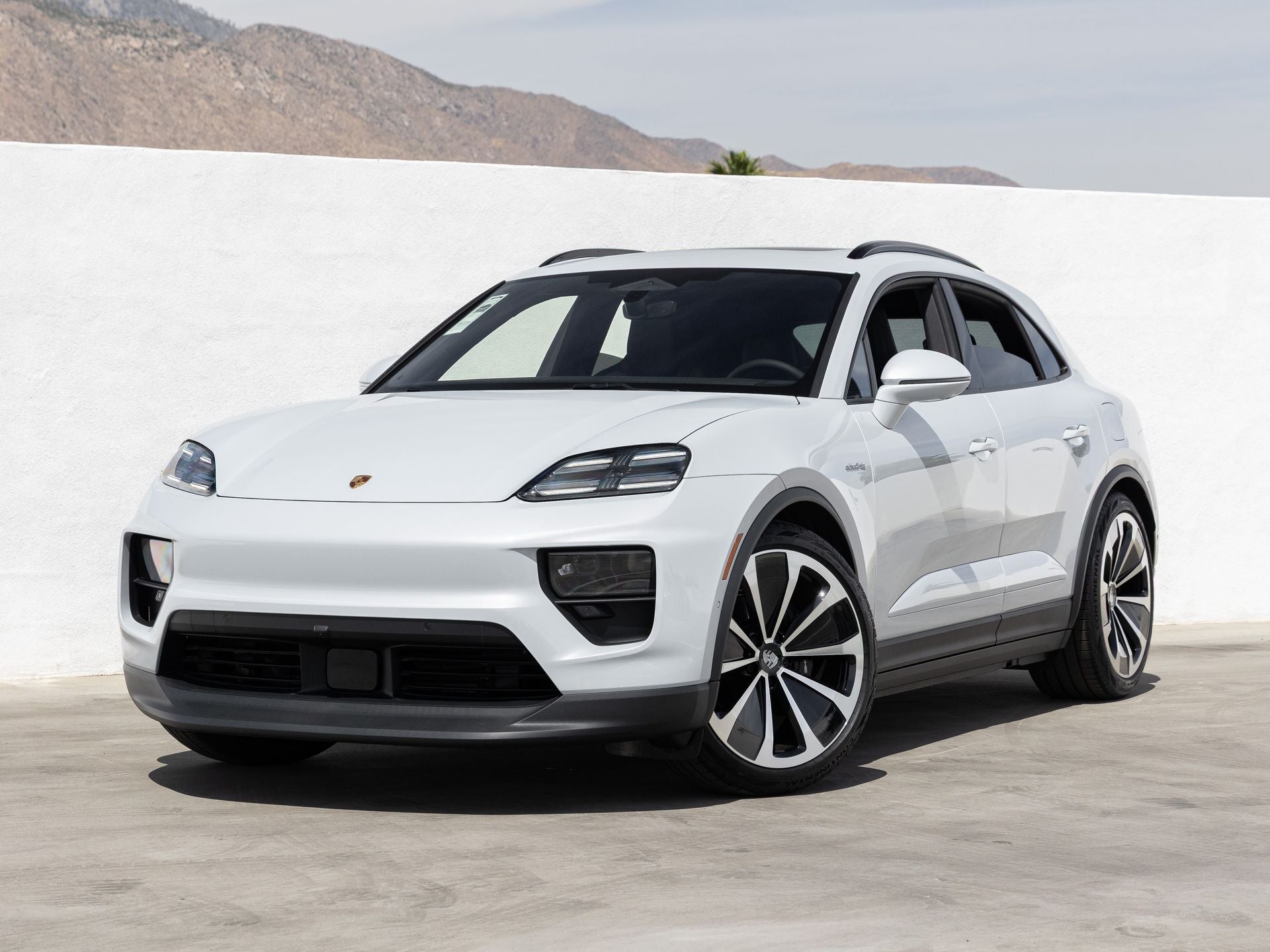 2026 Porsche Macan Base