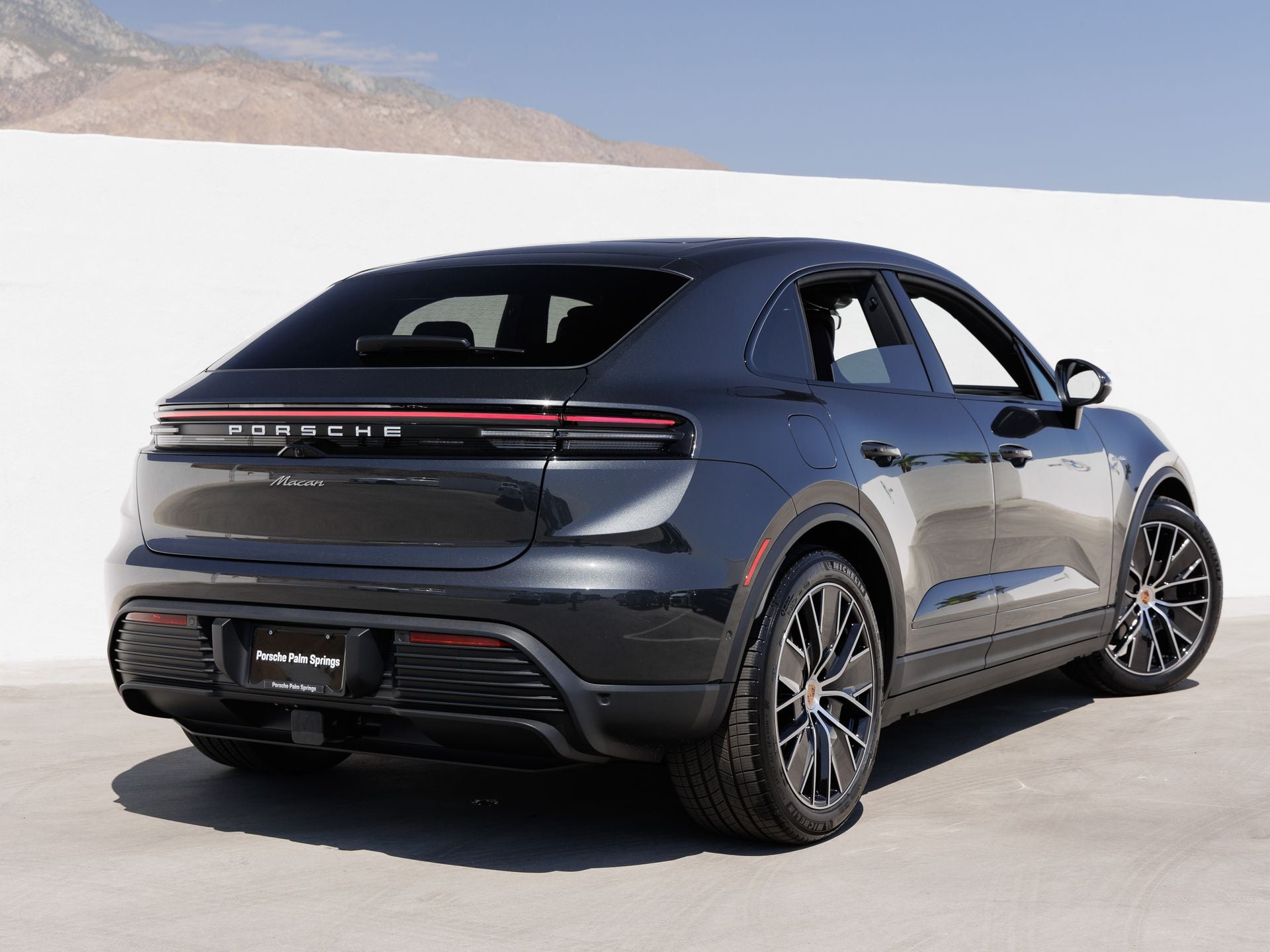 2026 Porsche Macan Macan Electric