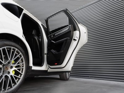 2023 Porsche Cayenne Cayenne E-Hybrid Platinum Edition (MY23)