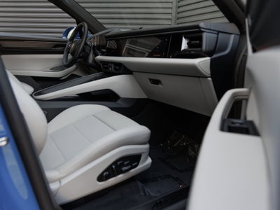 2026 Porsche Macan Macan GTS Electric