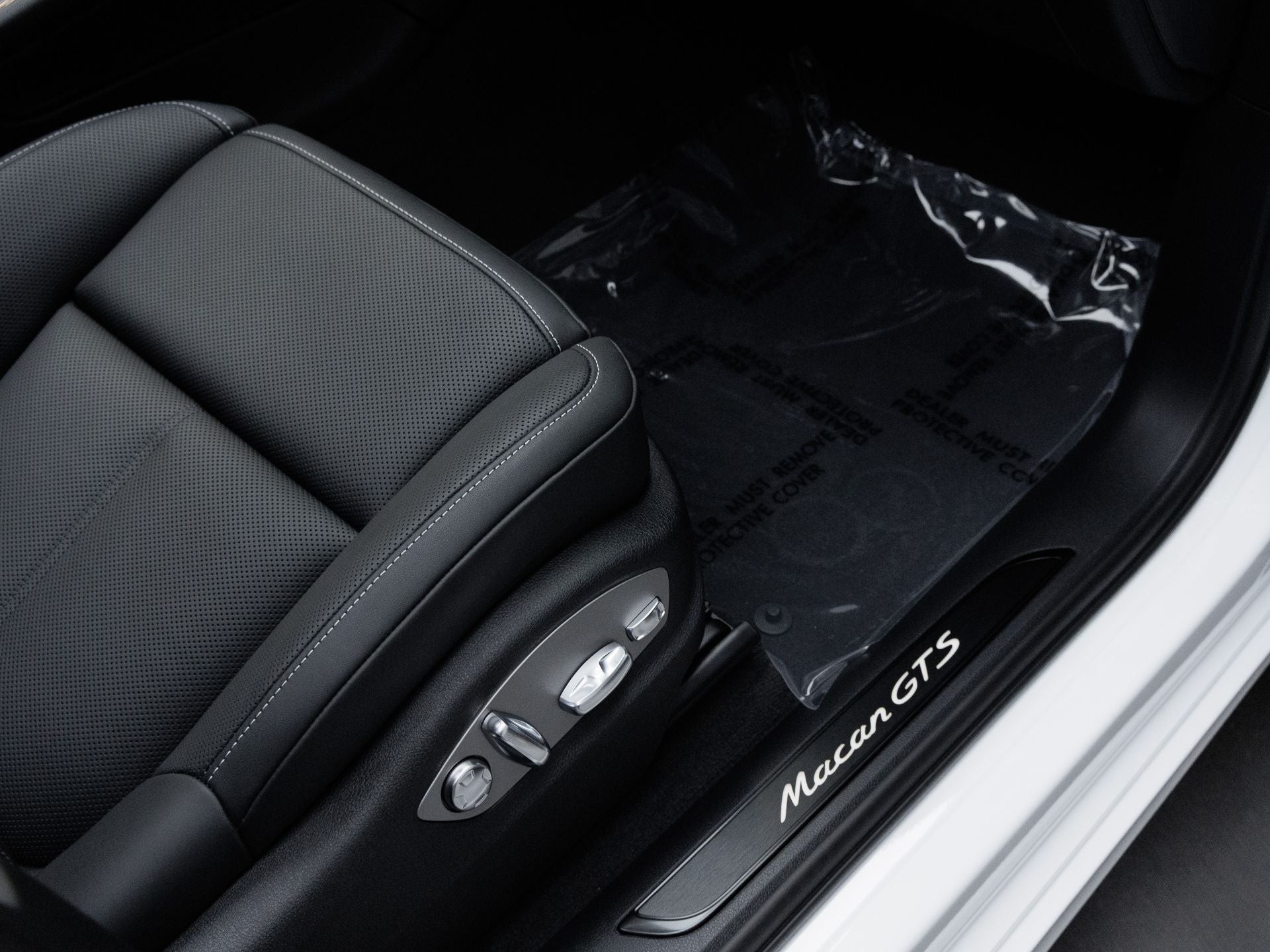 2026 Porsche Macan Macan GTS