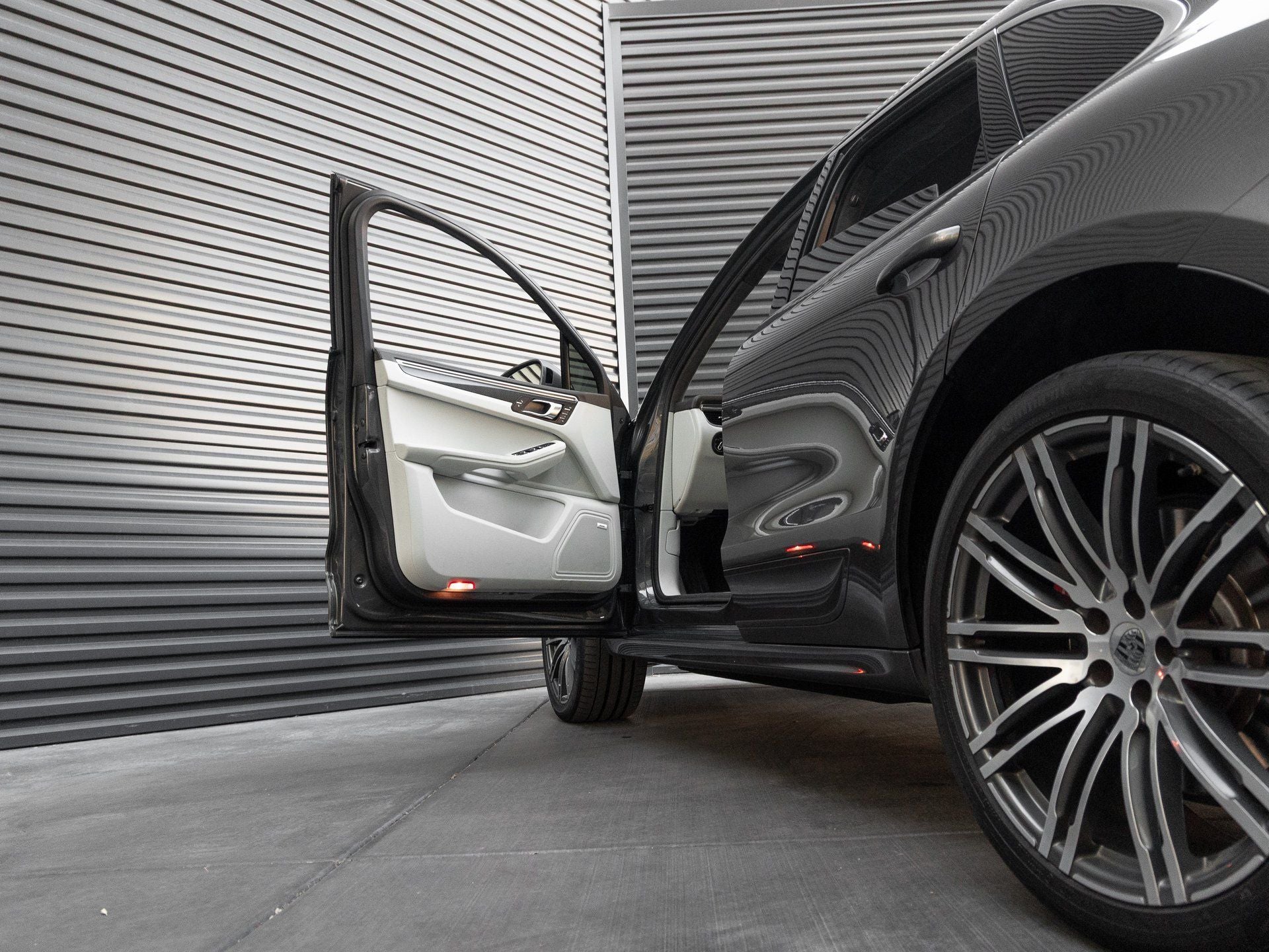 2017 Porsche Macan Macan Turbo