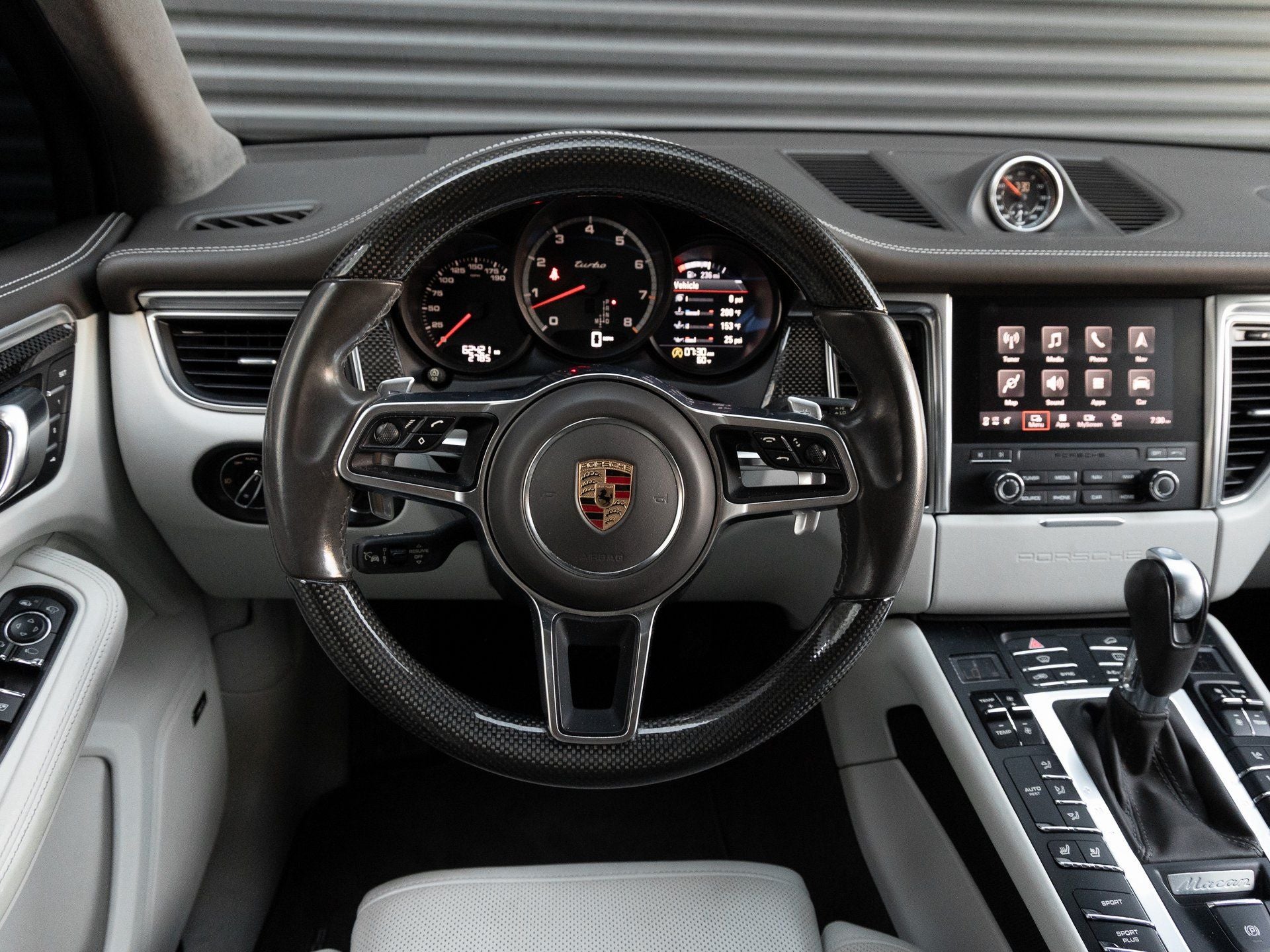 2017 Porsche Macan Macan Turbo