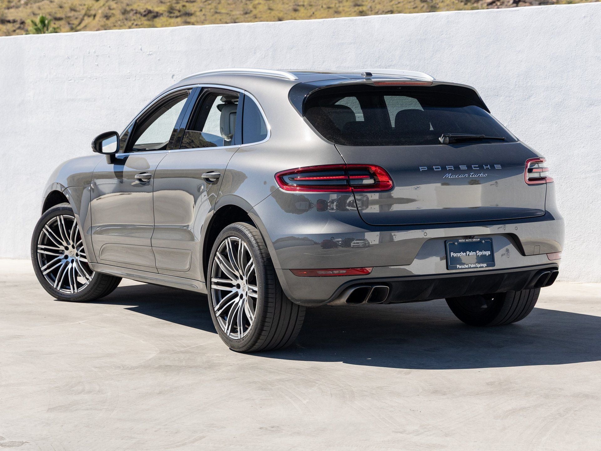 2017 Porsche Macan Macan Turbo