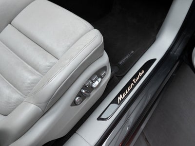 2017 Porsche Macan Macan Turbo