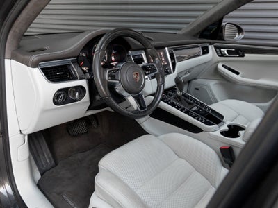 2017 Porsche Macan Macan Turbo