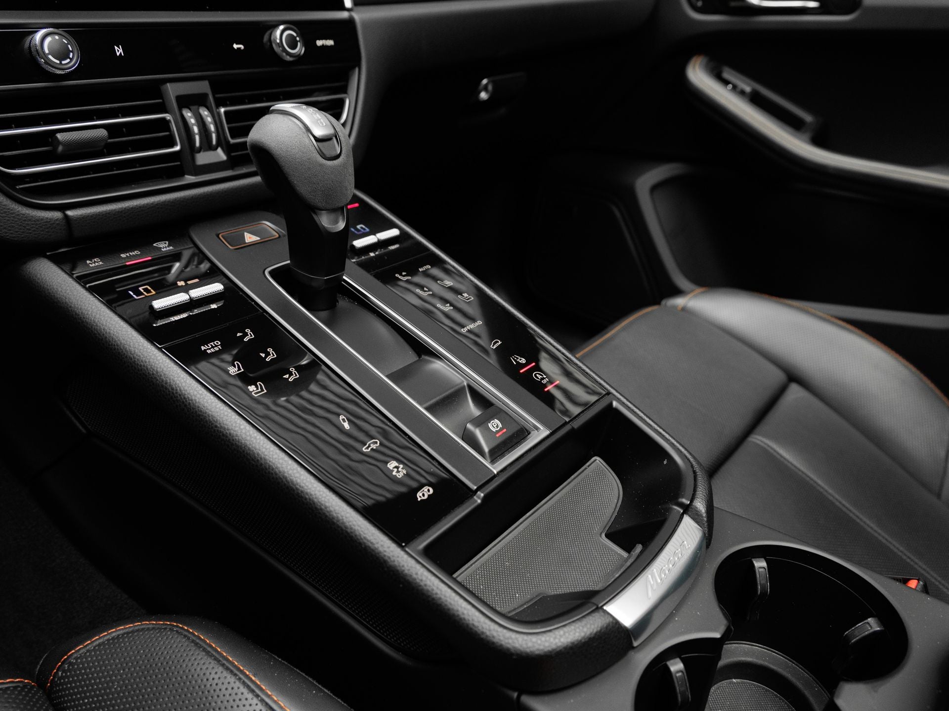 2024 Porsche Macan Macan GTS (MY24)