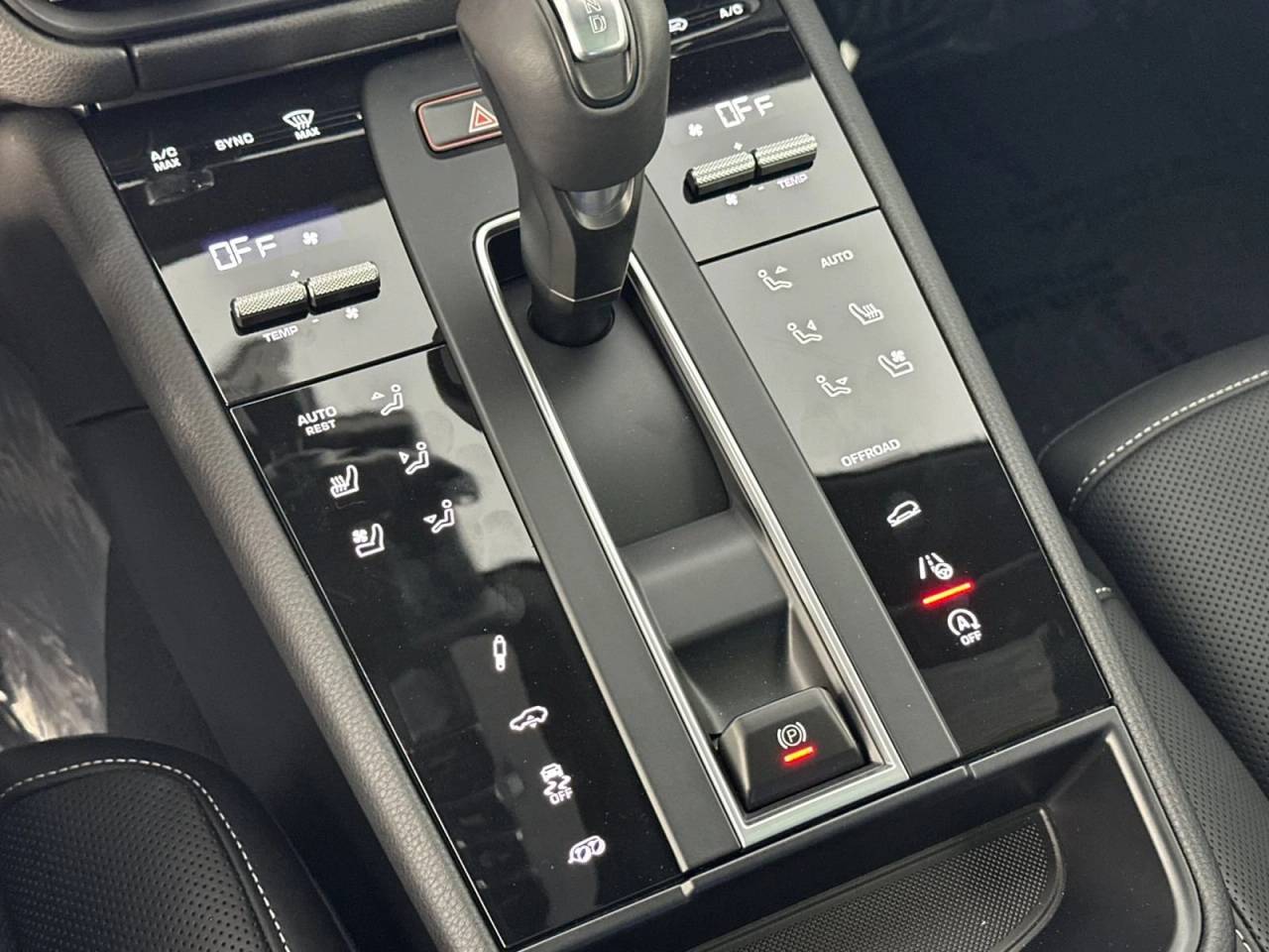 2026 Porsche Macan Macan GTS