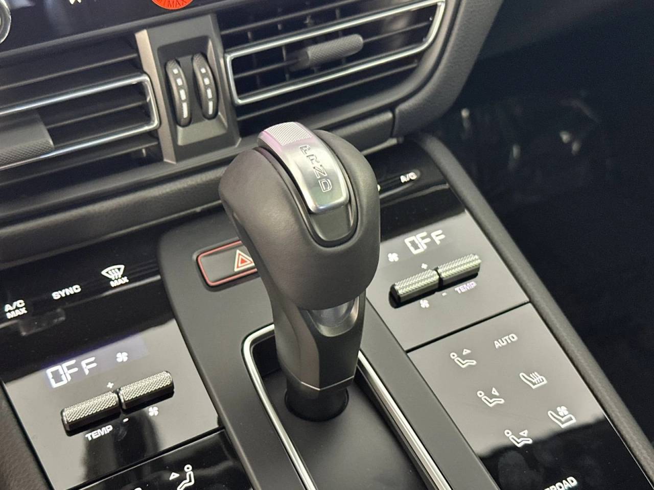 2026 Porsche Macan Macan GTS
