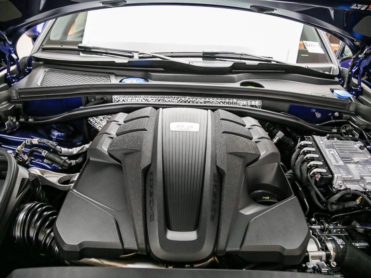 2026 Porsche Macan Macan GTS