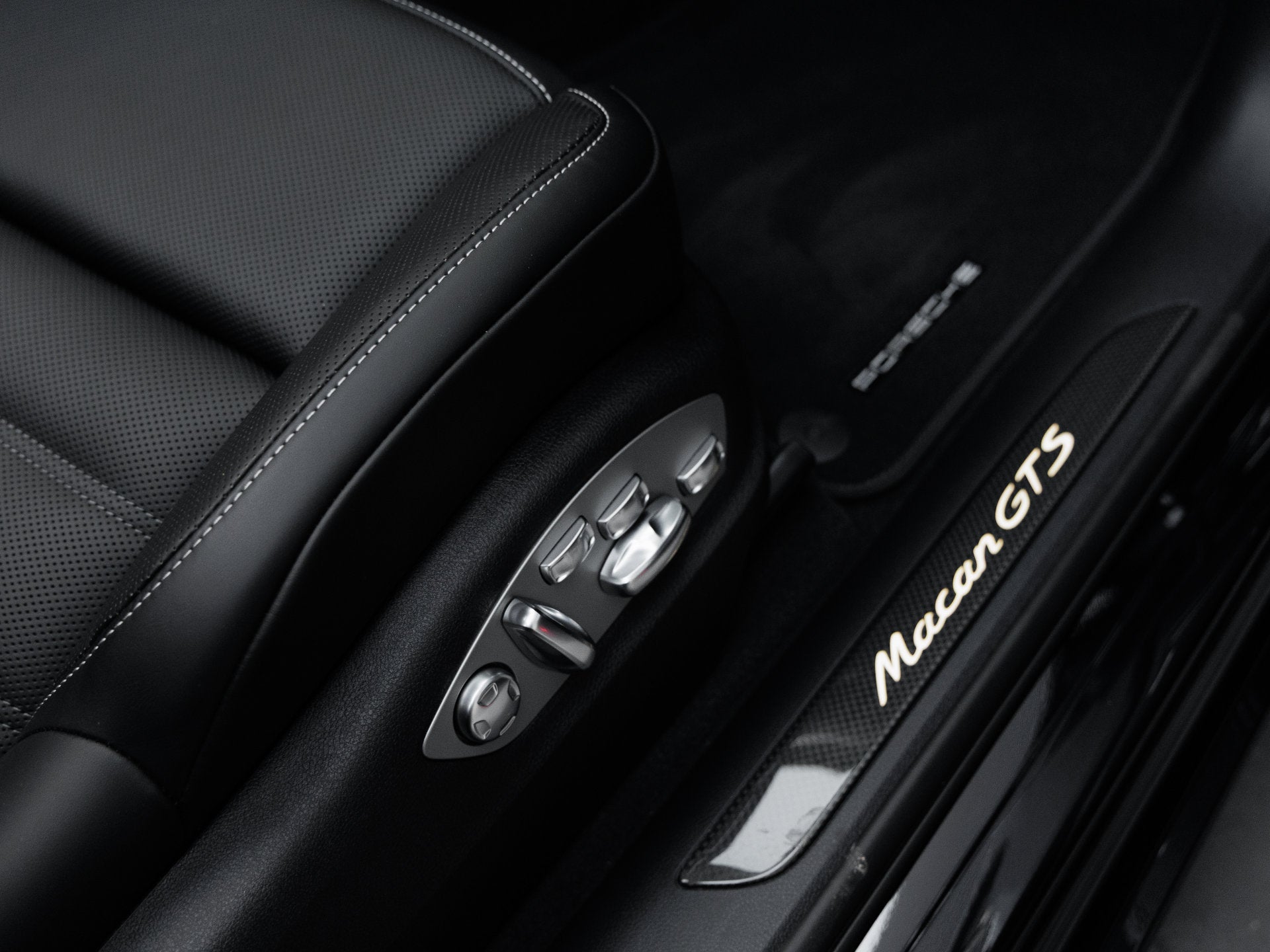 2026 Porsche Macan Macan GTS