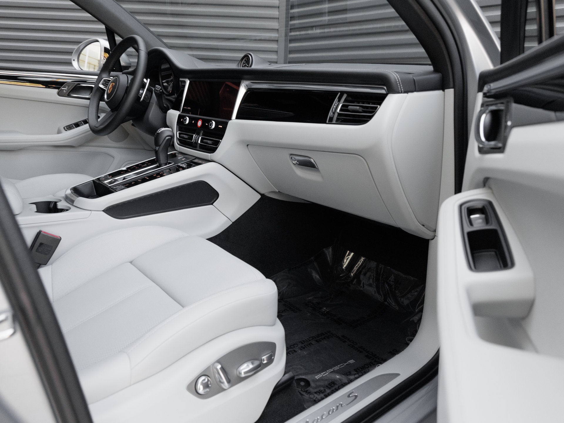 2026 Porsche Macan Macan S