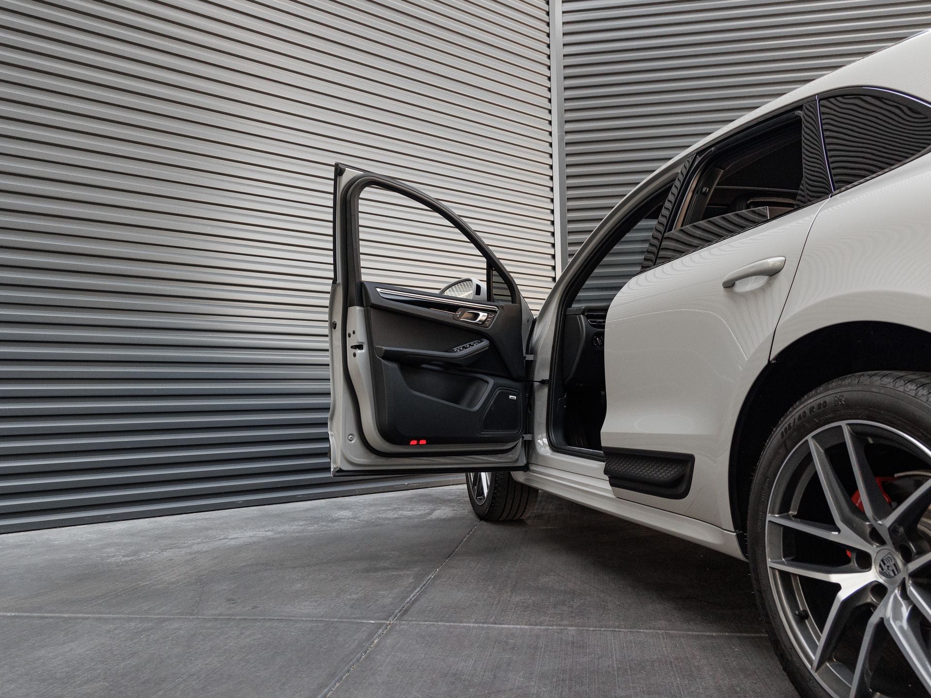 2024 Porsche Macan S