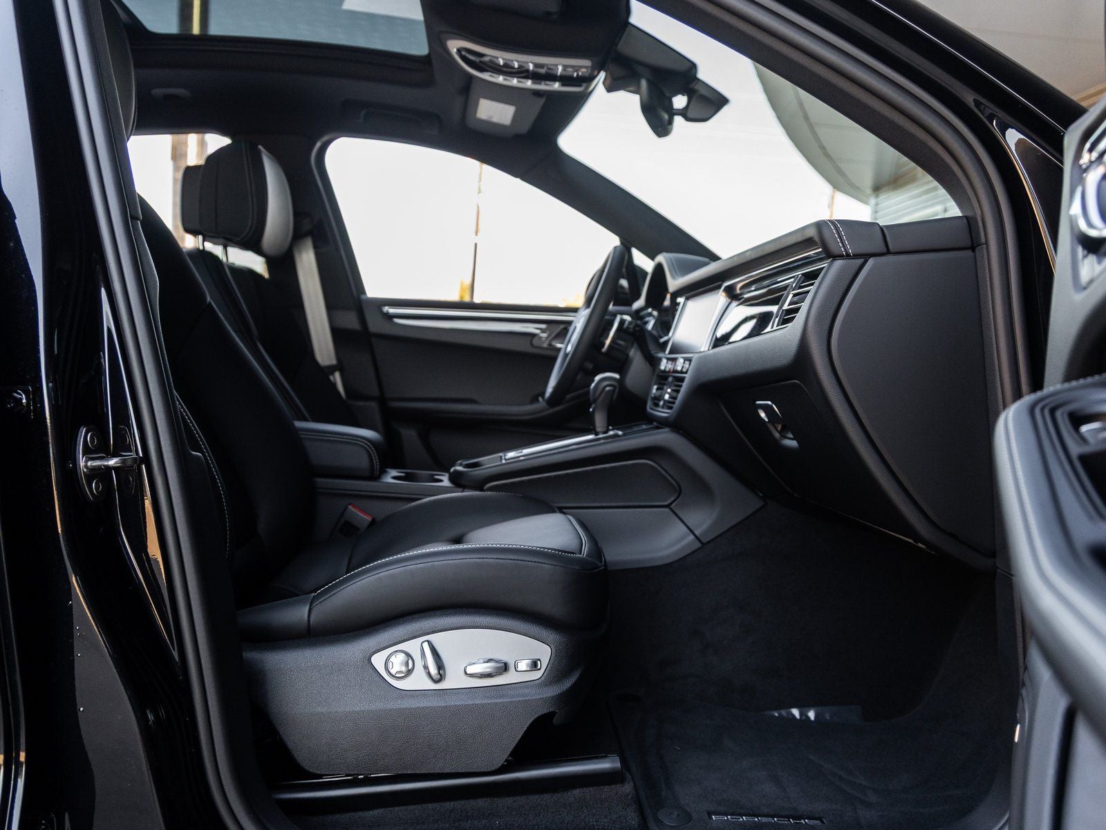 2026 Porsche Macan Macan S