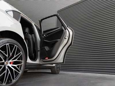 2023 Porsche Macan Macan S (MY23)