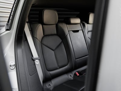 2023 Porsche Macan Macan S (MY23)