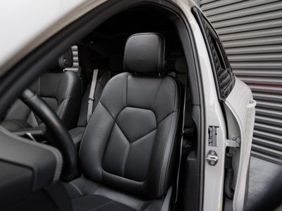 2023 Porsche Macan Macan S (MY23)