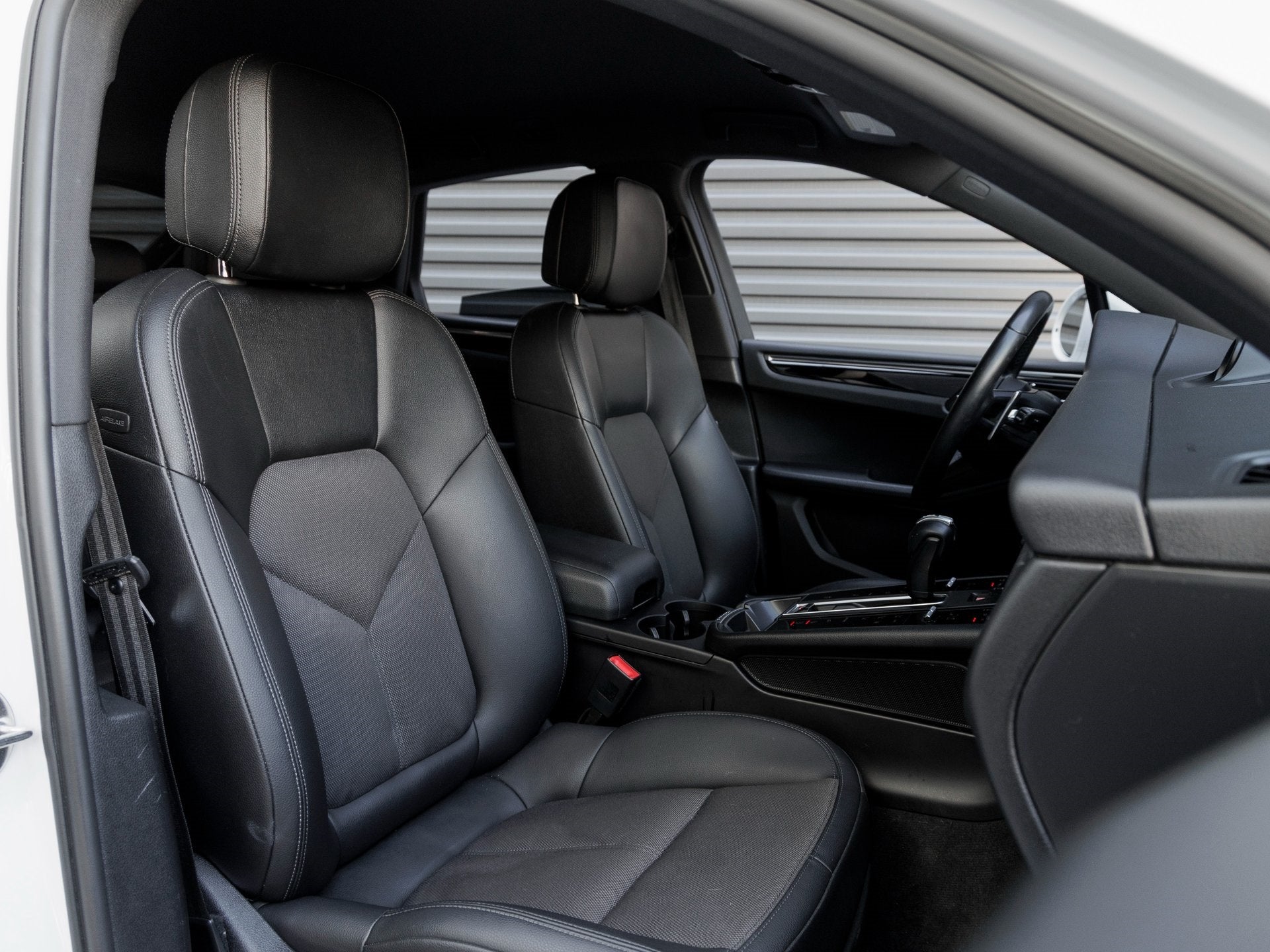 2022 Porsche Macan Macan S