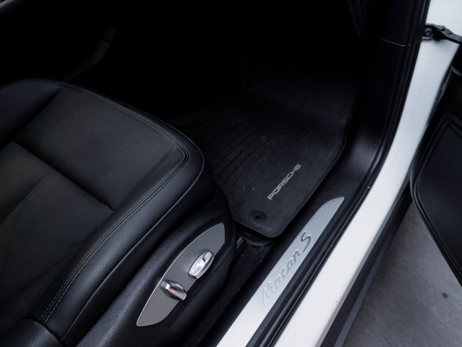 2022 Porsche Macan Macan S