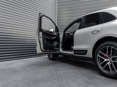 2023 Porsche Macan Macan S (MY23)