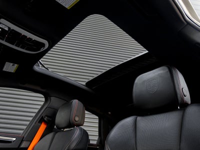 2023 Porsche Macan Macan S (MY23)