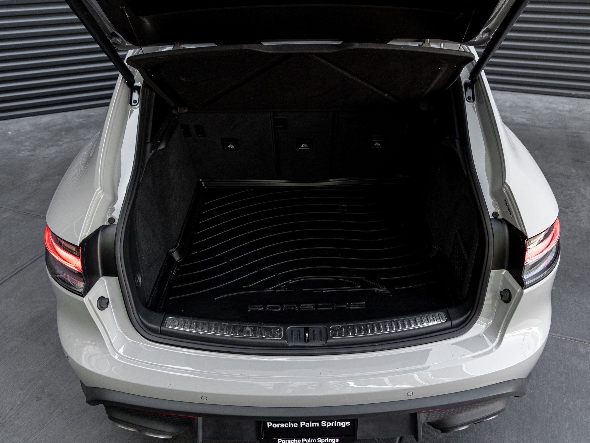 2023 Porsche Macan Macan S (MY23)