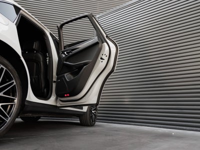 2025 Porsche Macan Macan S