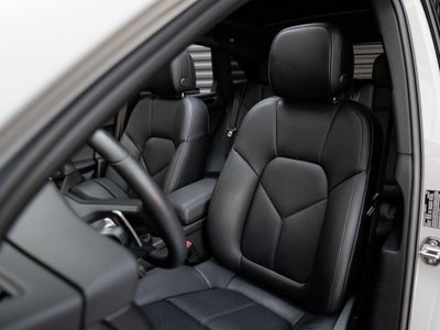 2025 Porsche Macan Macan S