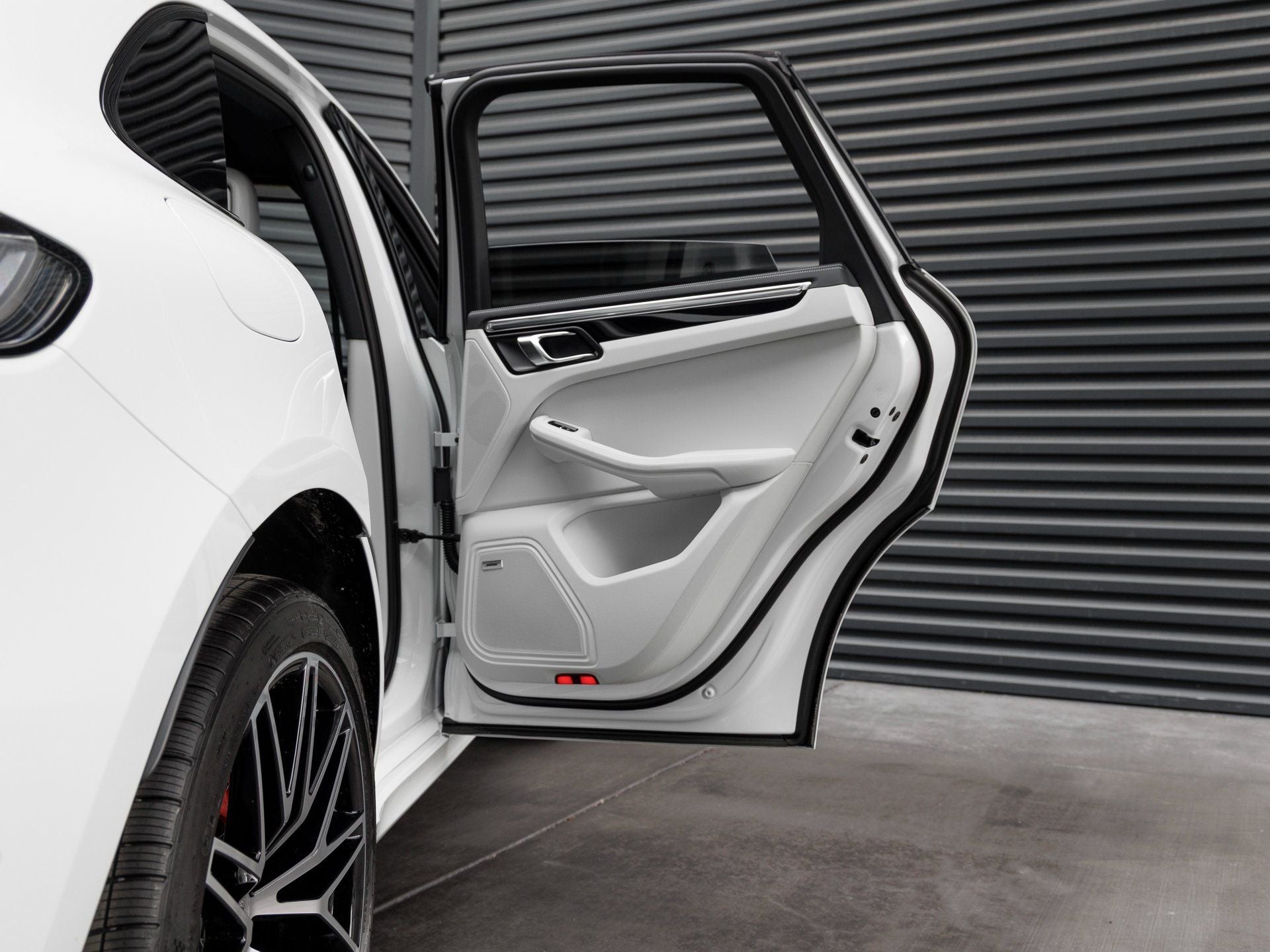 2026 Porsche Macan Macan S