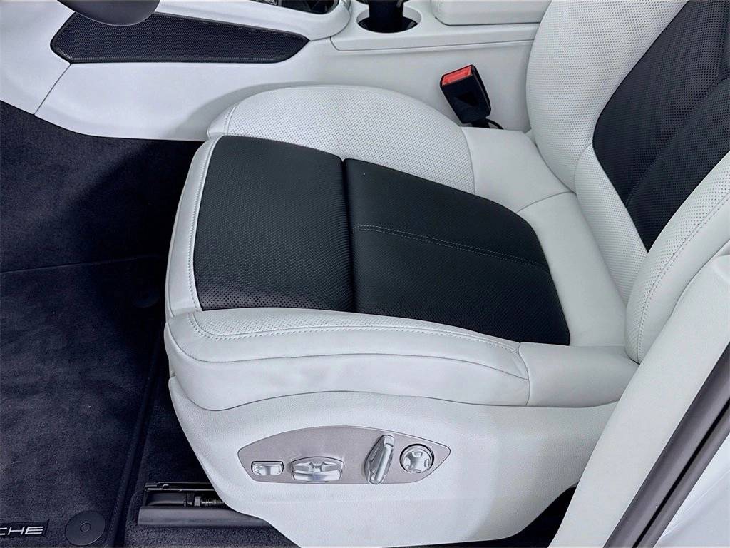 2026 Porsche Macan Macan S