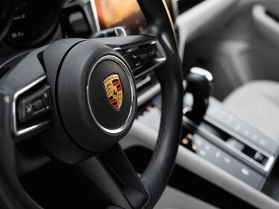 2022 Porsche Macan Macan S