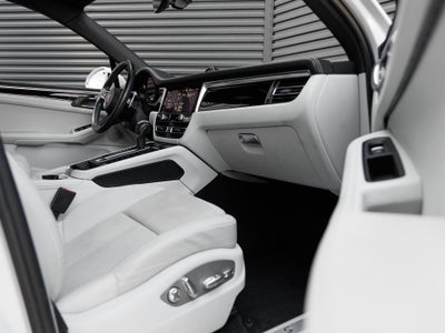 2022 Porsche Macan Macan S