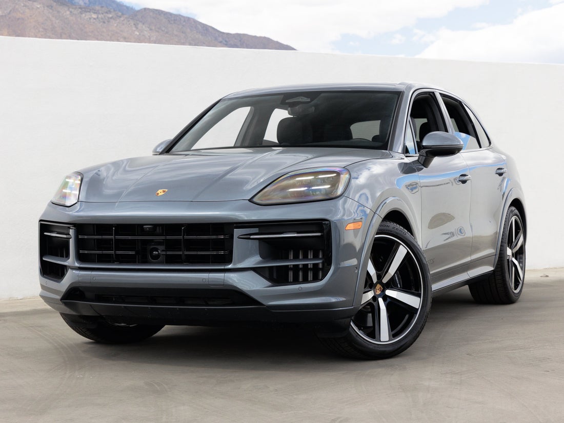 2026 Porsche Cayenne GTS — photo 1 of 43