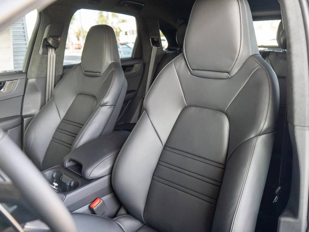 2026 Porsche Cayenne Cayenne GTS