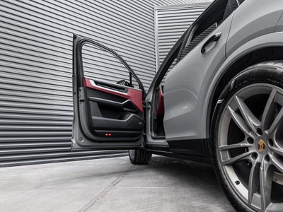 2024 Porsche Cayenne Cayenne S (MY24)