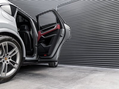 2024 Porsche Cayenne Cayenne S (MY24)