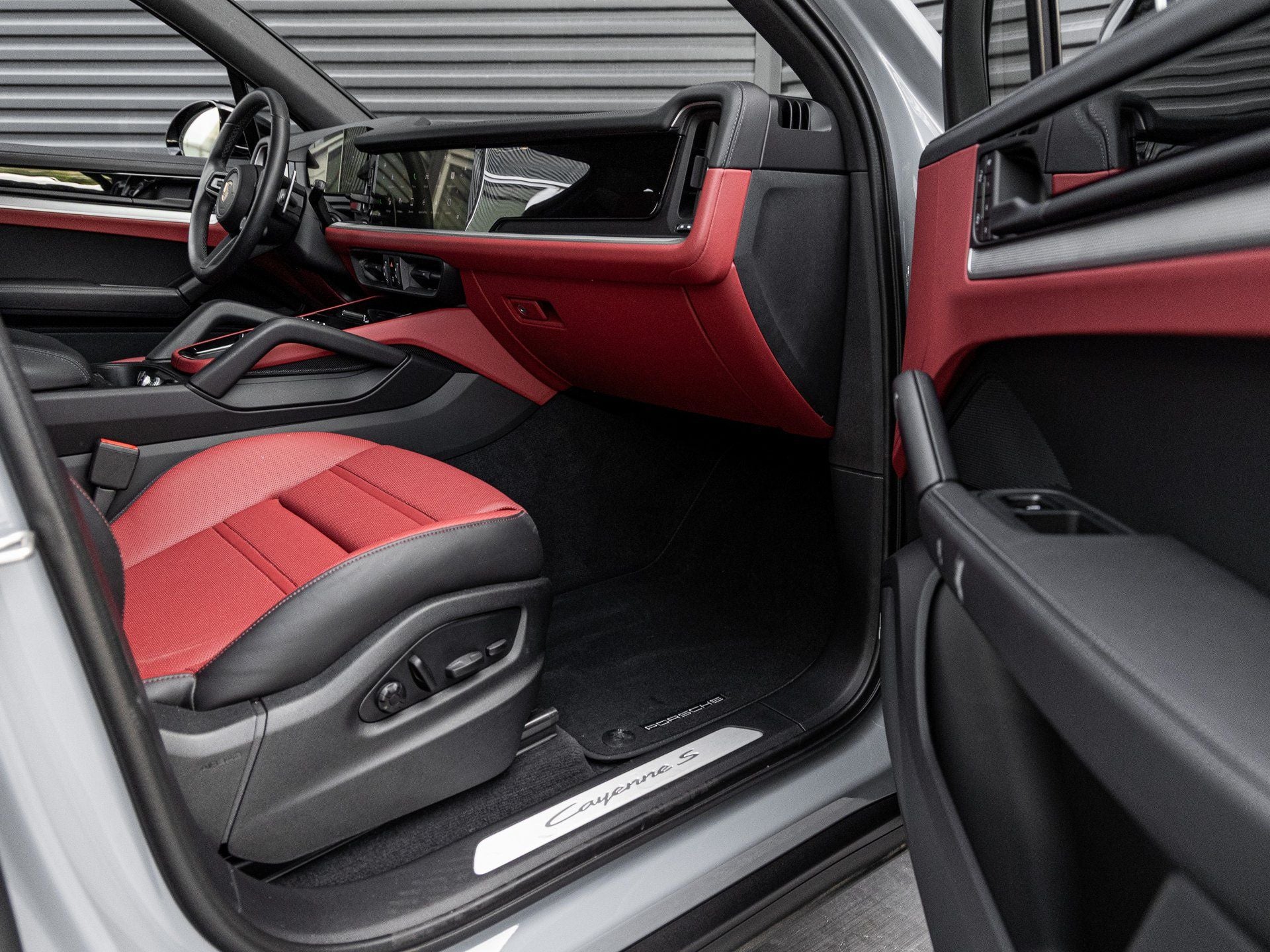 2024 Porsche Cayenne Cayenne S (MY24)