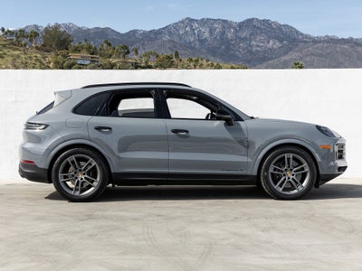 2024 Porsche Cayenne Cayenne S (MY24)