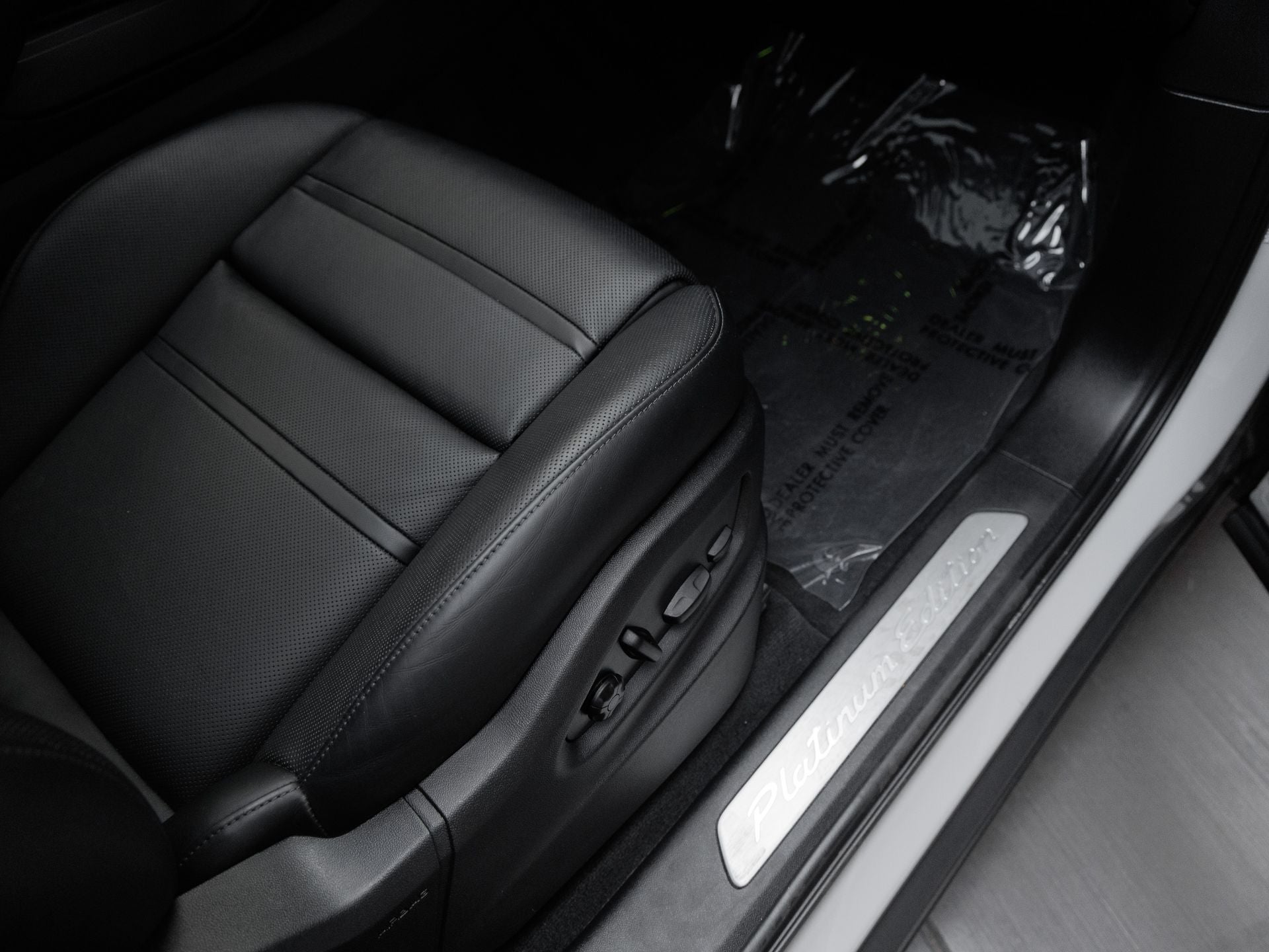 2023 Porsche Cayenne Cayenne Coupe Platinum Edition