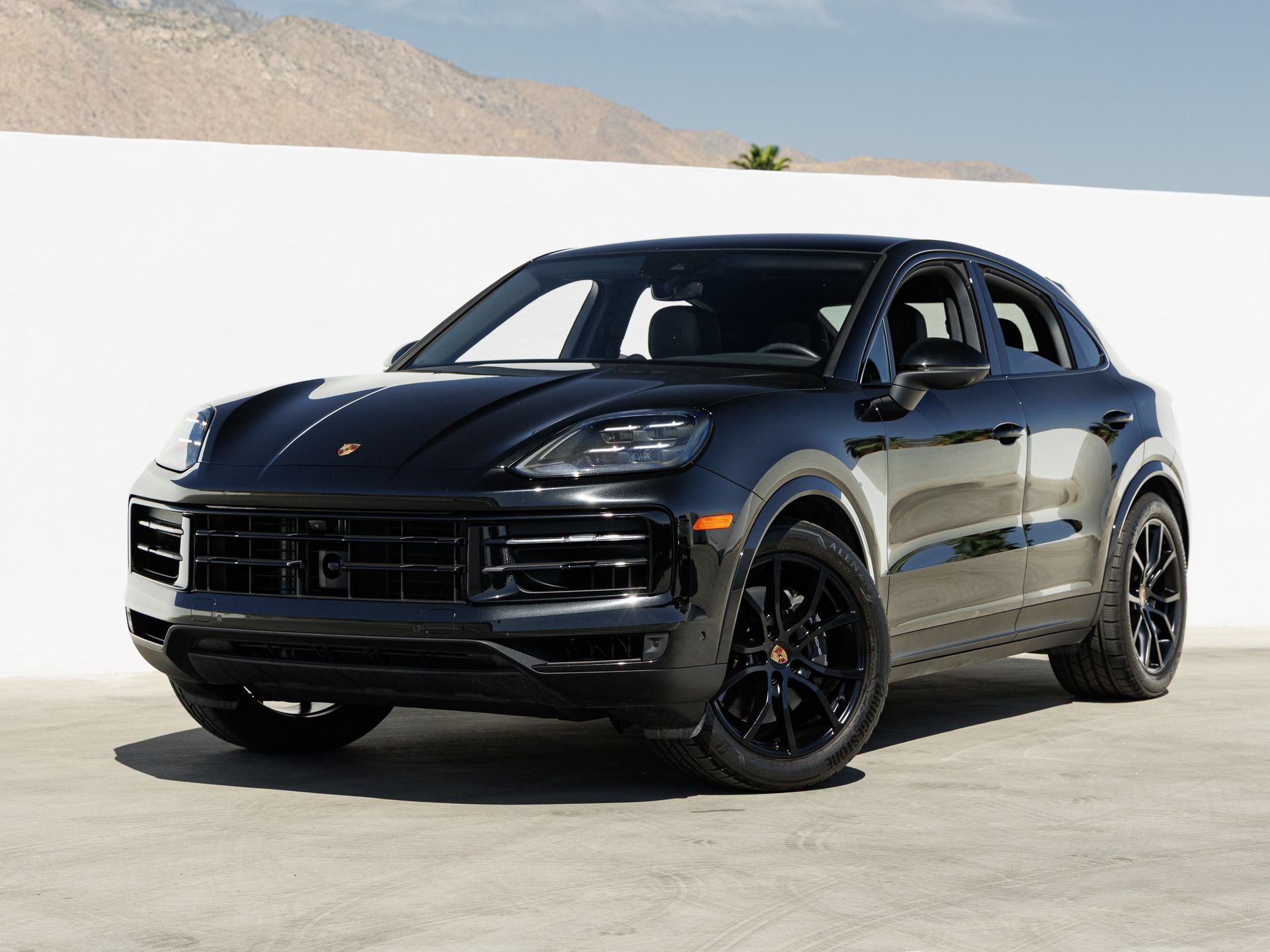 2025 Porsche Cayenne -'s photo